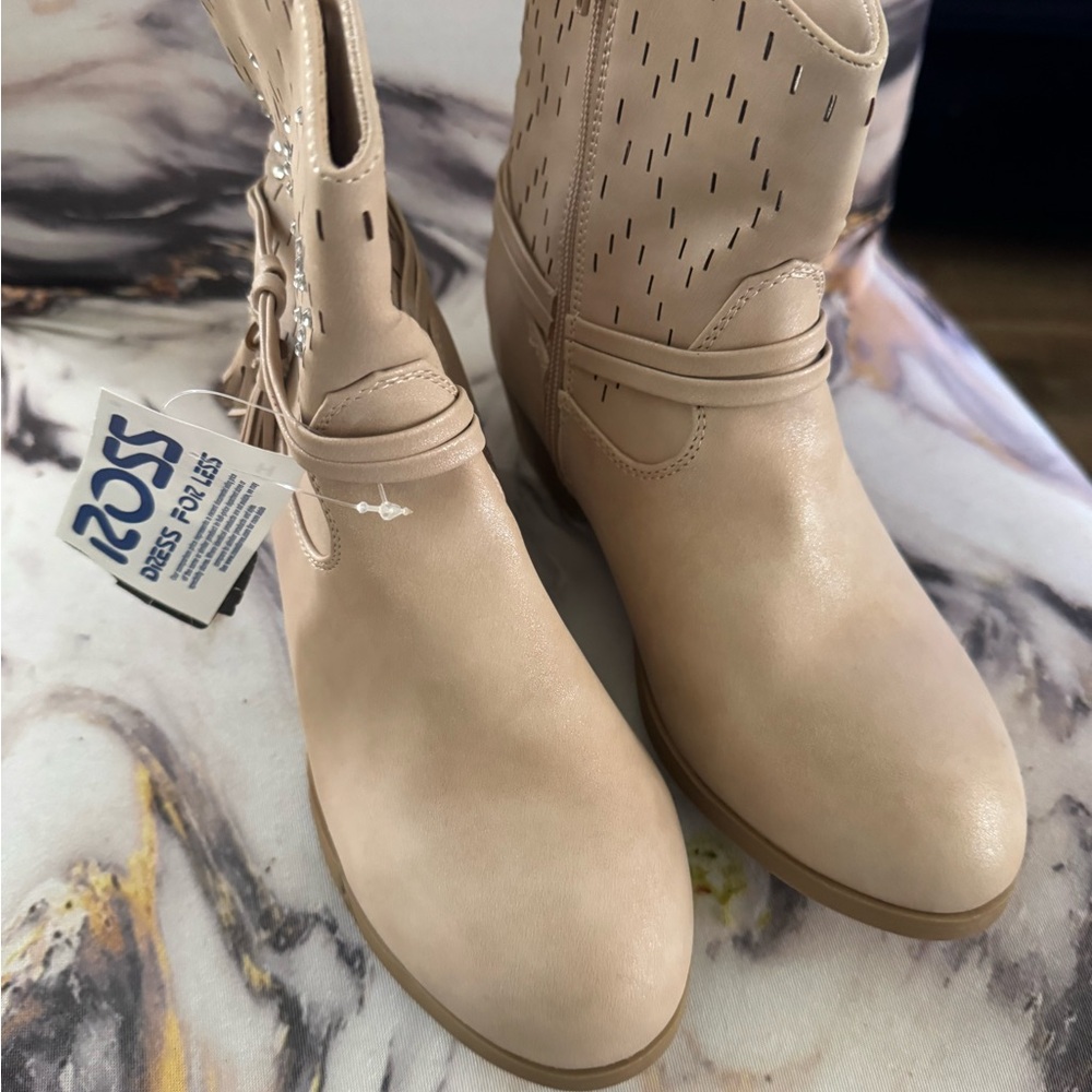 Jessica Simpson Kids Cream Boots